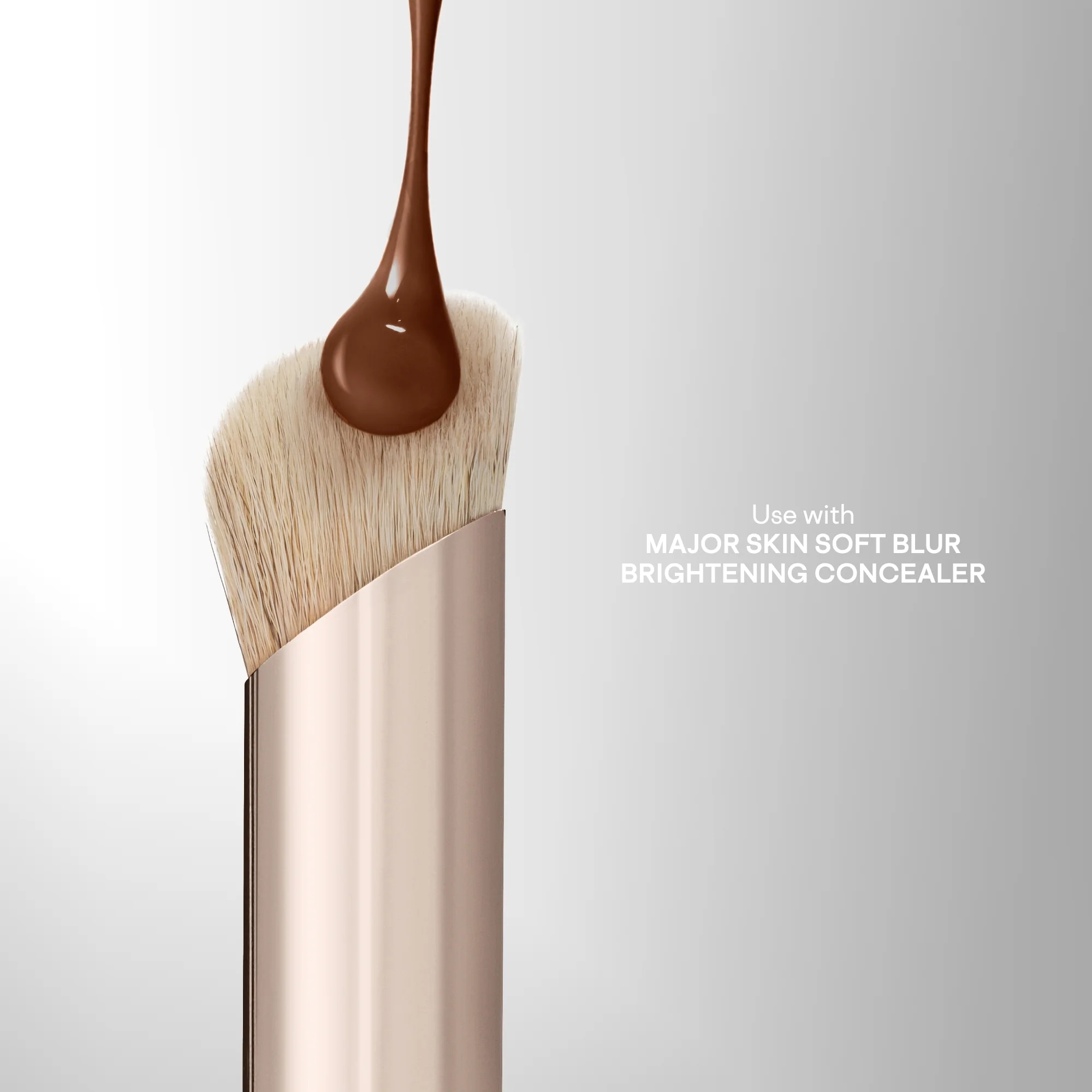 Dual-Ended Concealer Brush - Image 3