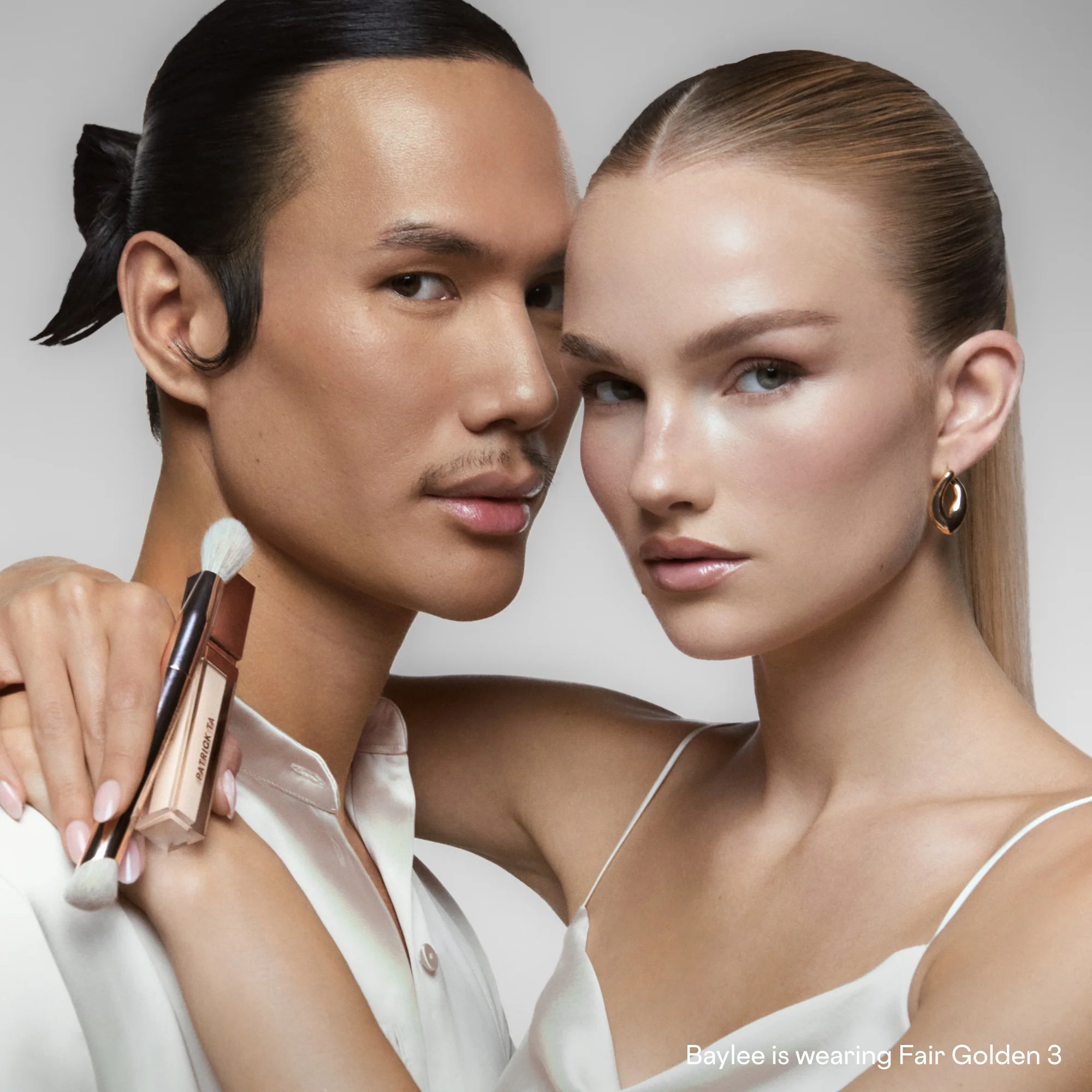 Dual-Ended Concealer Brush - Image 4