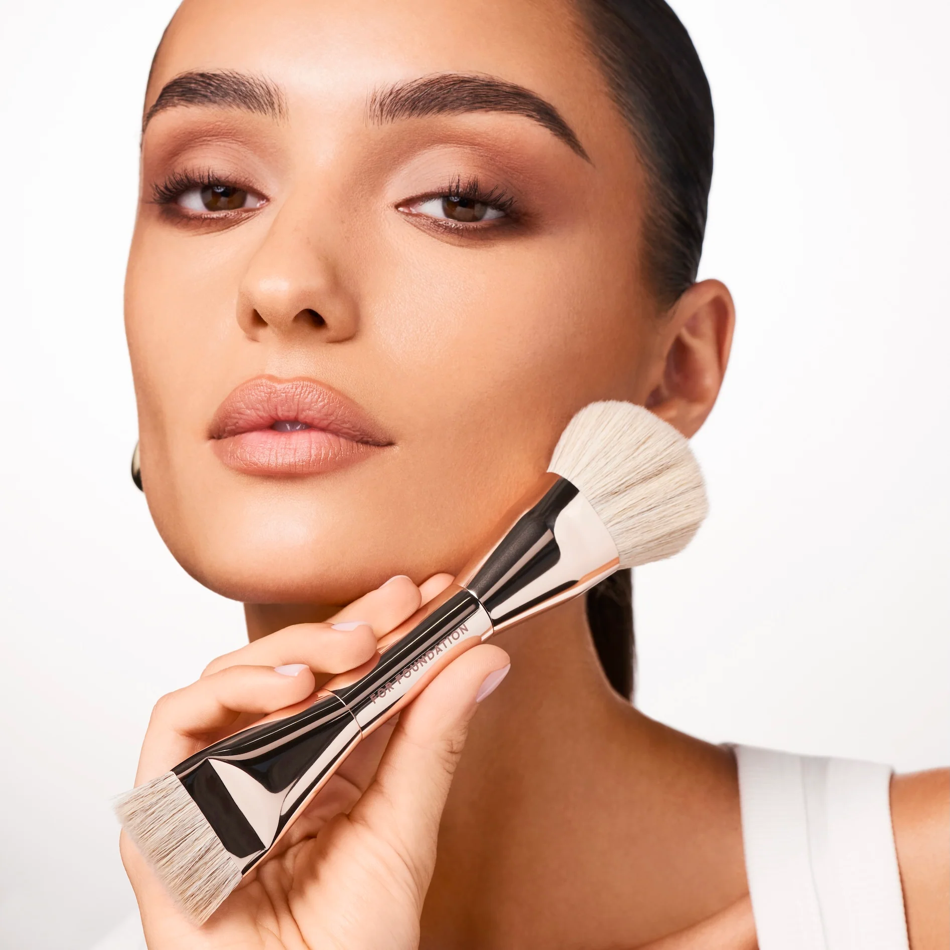 Dual Ended Foundation Brush - Image 4